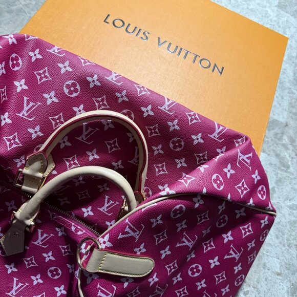 Stunning Brand New Fashion Weekender Duffle with POUCH!!! - Picture 2 of 7